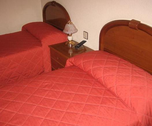 Hostal Sancho Garcia Espinosa de los Monteros Chambre photo