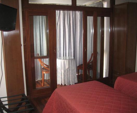 Hostal Sancho Garcia Espinosa de los Monteros Chambre photo